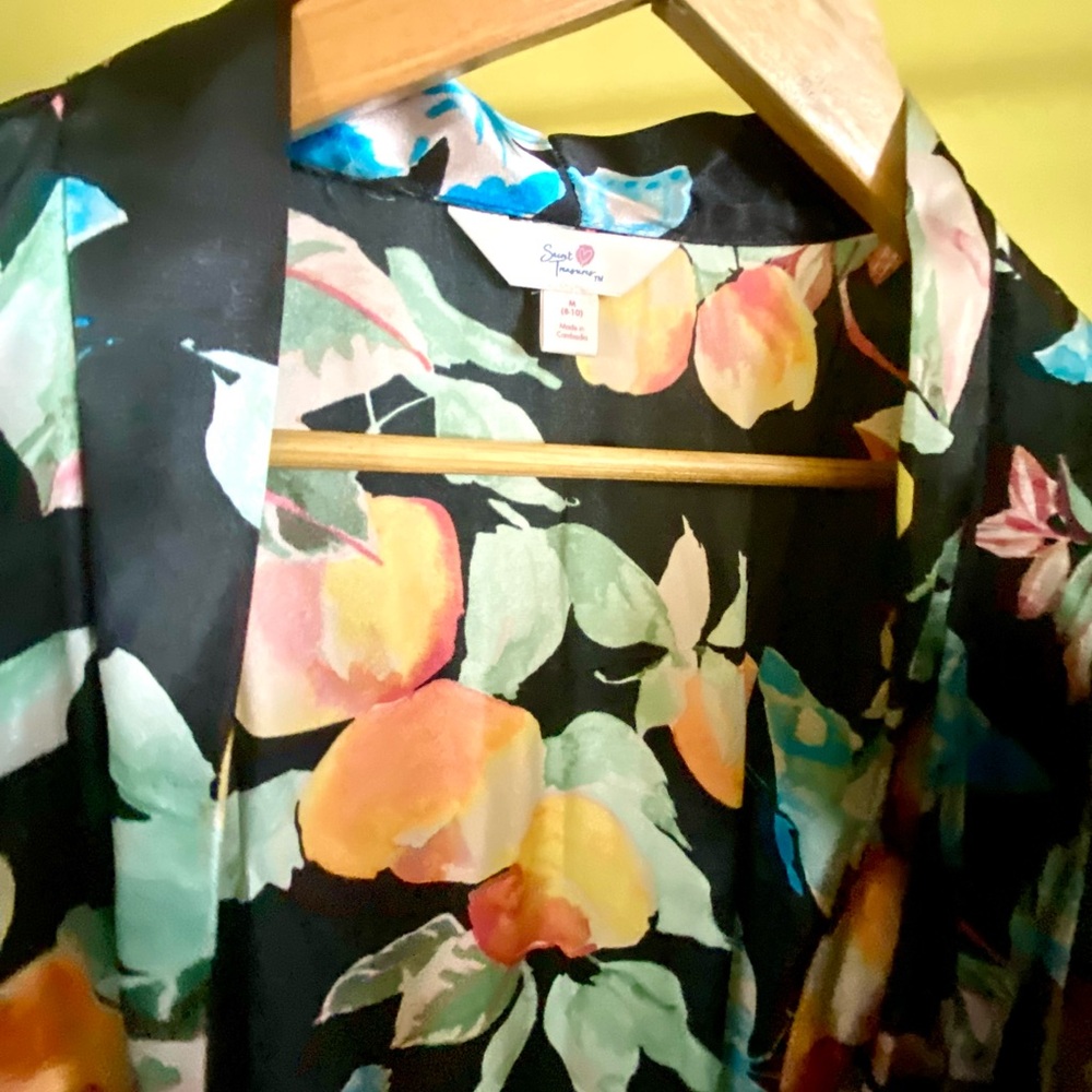 Satin Robe/Kimono - Picture 3 of 3